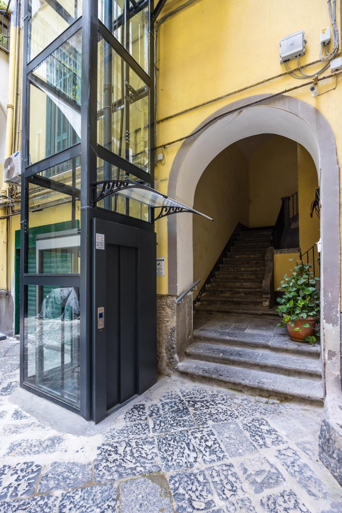 Piazza Miraglia - Apartment By Wonderful Italy Napels Buitenkant foto